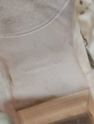 Stivali alti in pelle beige con tacco