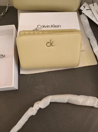 Portafoglio donna Calvin Klein giallo