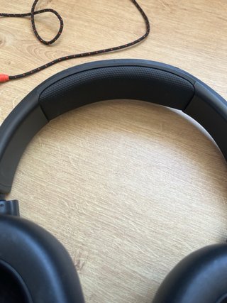 Auriculares JBL negros con micro dañado