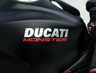 DUCATI MONSTER 821