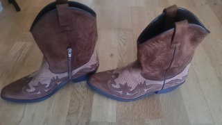Botines estilo vaquero marrones