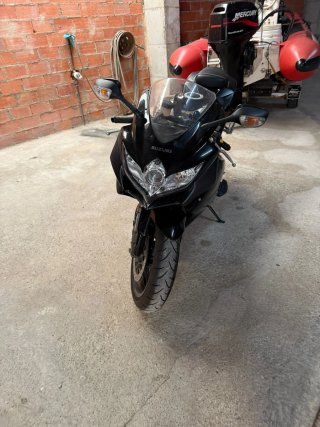 Suzuki CSX-R 600 K8 Negra