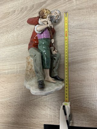 Figura cerámica Salvador Mallo
