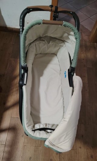 Carrito de bebé Joie.