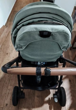 Carrito de bebé Joie.