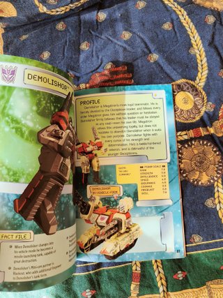 Transformers. Official Guidebook