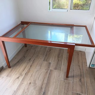 Tavolo da pranzo in legno e vetro