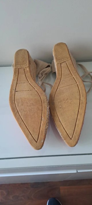 Alpargatas cuña rojas con cinta Talla 40