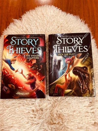 (8-12años)collection Story Thieves (como nuevos)