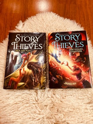 (8-12años)collection Story Thieves (como nuevos)