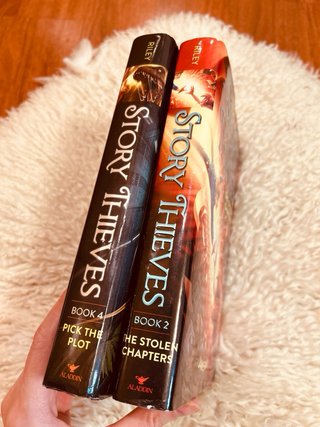 (8-12años)collection Story Thieves (como nuevos)