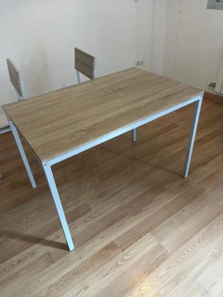 Mesa y 4 Sillas Comedor
