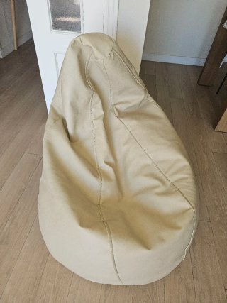 Puff de piel beige