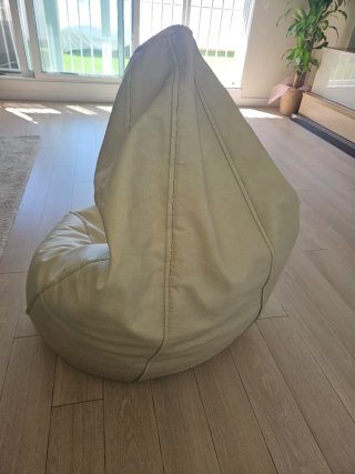 Puff de piel beige