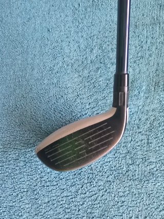 Híbrido 4 22° Taylormade sim max Regular