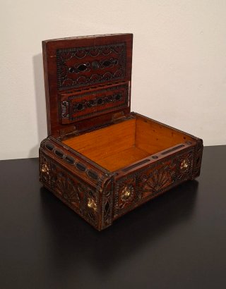 Antigua Caja Labrada - Fogués - Madera - 1950/70.