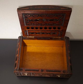 Antigua Caja Labrada - Fogués - Madera - 1950/70.