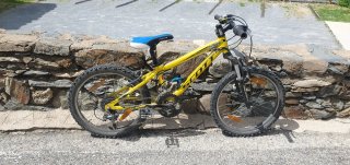 Bicicleta Scott BTT Amarilla