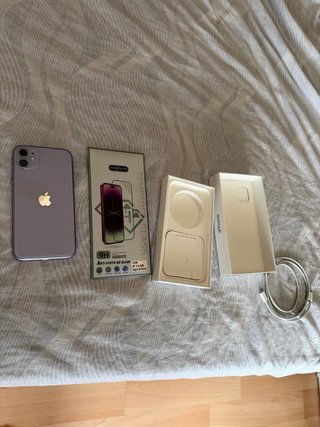 iPhone 11 64GB Morado + Protector Pantalla.