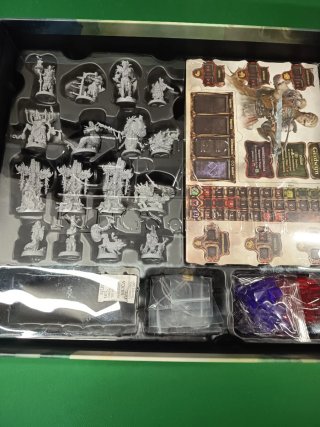 Tainted Grail: Reyes de la Perdición Nuevo