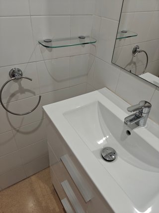 Mueble Baño Roca 60cm + Grifo + Espejo