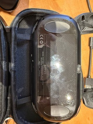 Ps Vita OLED Negra + Accesorios