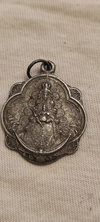 Cuatro Medallas y Cruz Hierro Antigua son cuatro
