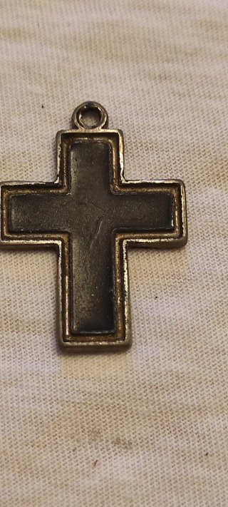 Cuatro Medallas y Cruz Hierro Antigua son cuatro