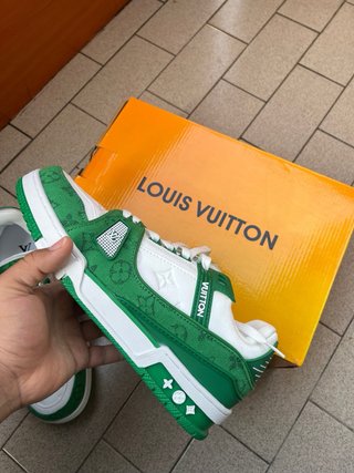 Scarpe Louis Vuitton verdi e bianche
