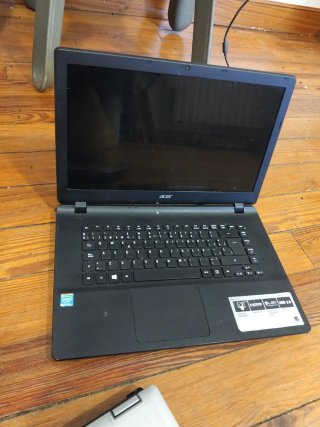Tres portatiles / dos HP y un Acer