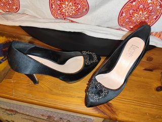 Zapatos de fiesta negros con pedrería