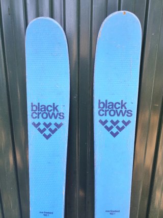 Esquís BlackCrows Freebird 162cm + pieles de foca