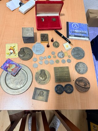 Lote de Monedas y Medallas Coleccionables