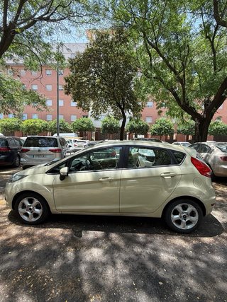Ford Fiesta 2009 beige 108.000km