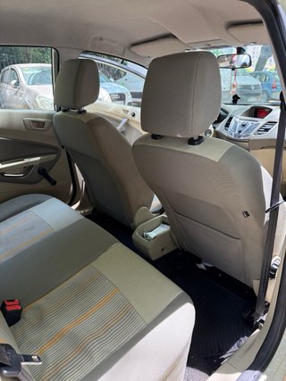 Ford Fiesta 2009 beige 108.000km