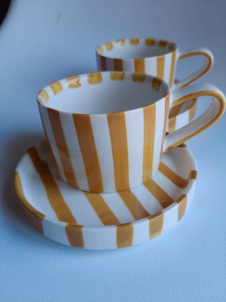 Pack 2 Tazas Café y Platos Rayas Amarillas