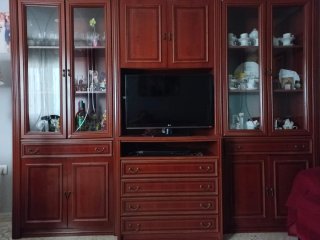 Mueble de salón madera oscura