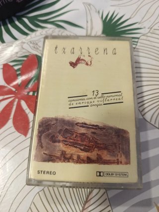 Varios CD y casettes