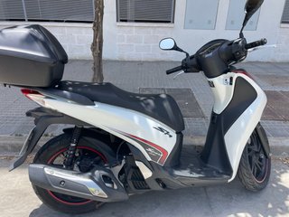 Honda SH 125i Scooter Plata