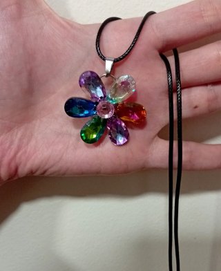 Collar flor cristal multicolor hecho a mano