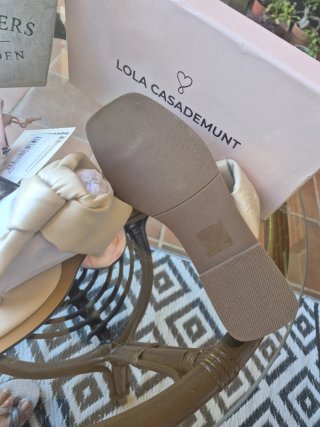 Sandalias Lola Casademunt Talla 37 Beige