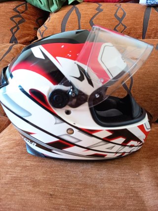 Casco de moto negro