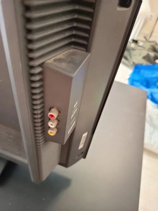Televisor LG 32" mod. 32LC2R