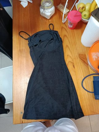Vestido negro tirantes drapeado
