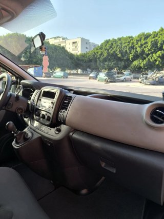 Furgoneta 9 plazas. 1.6 120cv