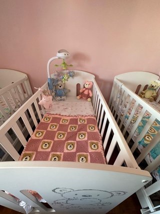 Cuna Micuna con cajón y ropa de cama