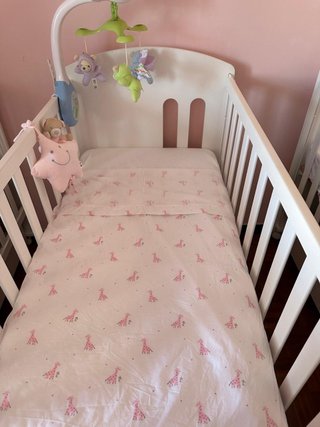Cuna Micuna con cajón y ropa de cama