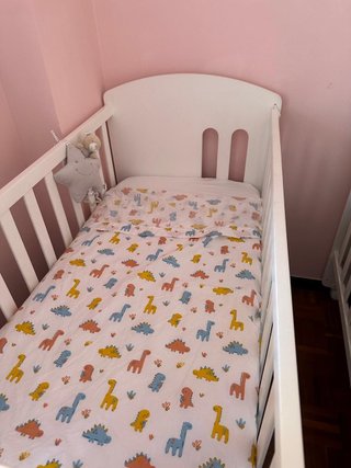 Cuna Micuna con cajón y ropa de cama