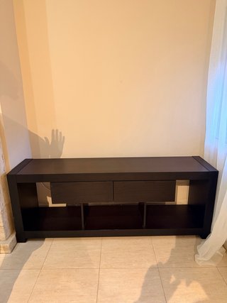 Mueble TV salón madera oscuro
