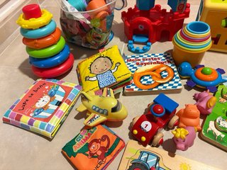 Lote juguetes bebé (0-24 meses) aprox